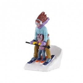 Accessorio per villaggio di Natale MOMMY & ME SKI 3,6x4,6x h7,5 cm